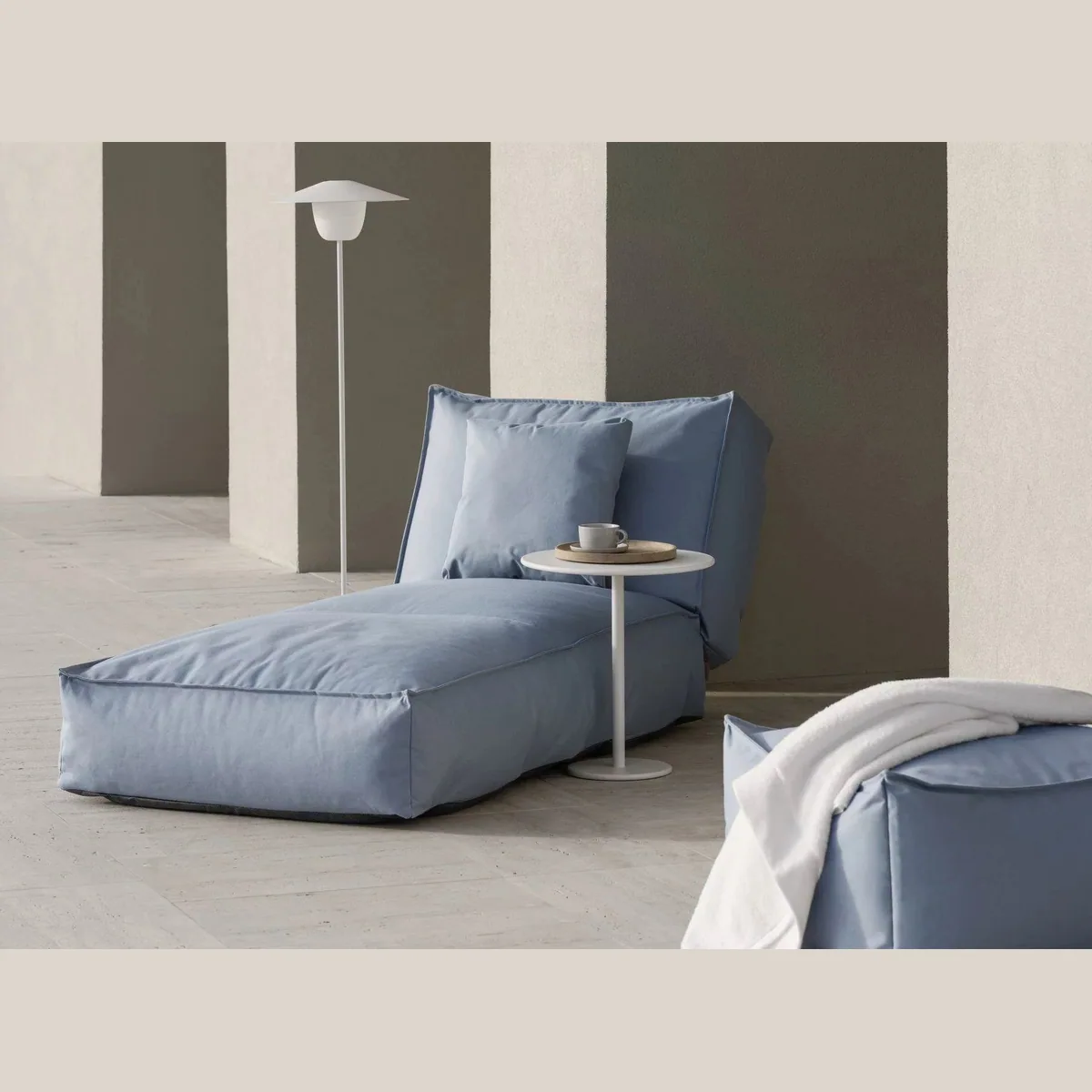 blomus STAY Ablagetisch, korrosionsbeständig, pflegeleicht, modernes Design 3
