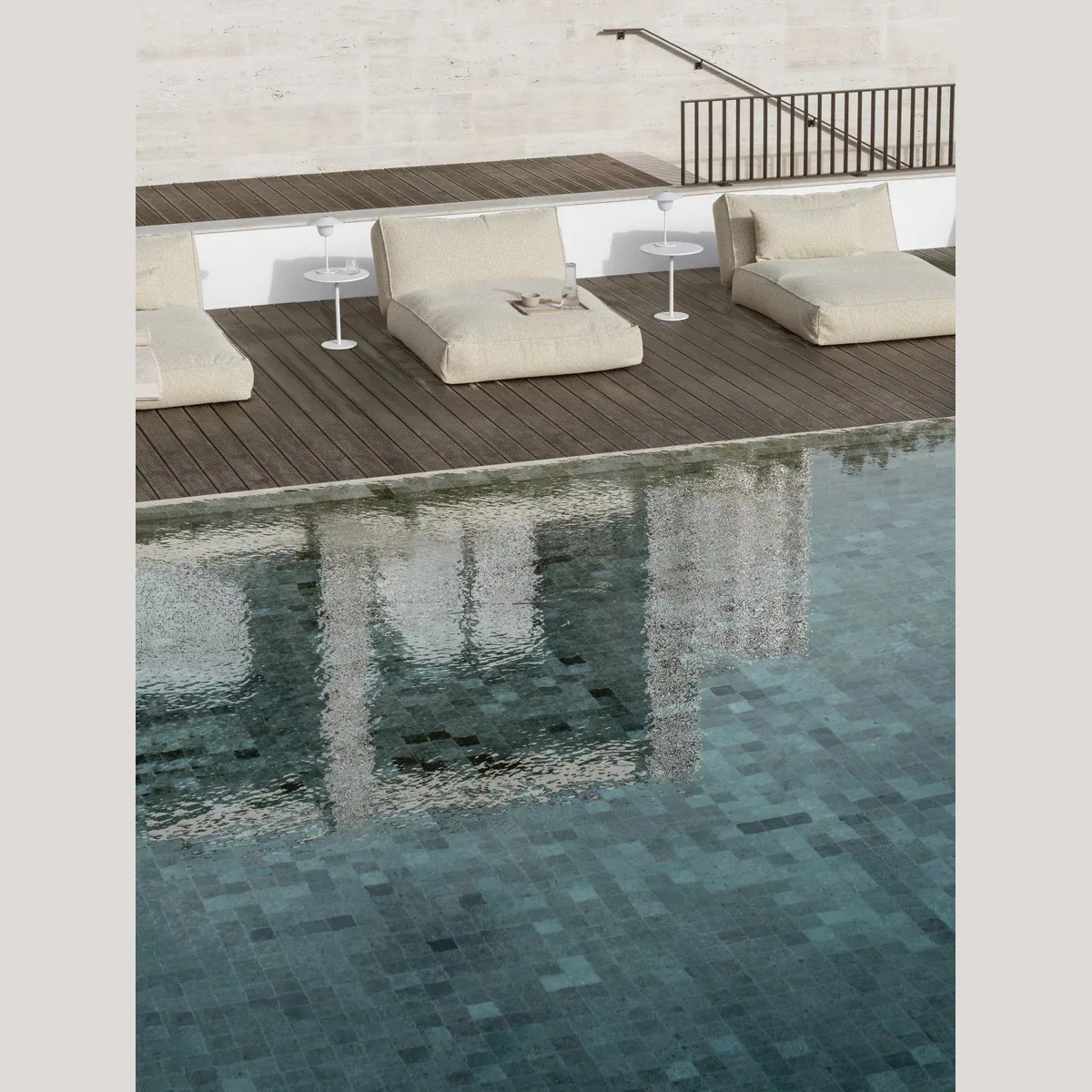 blomus STAY Ablagetisch, korrosionsbeständig, pflegeleicht, modernes Design 4