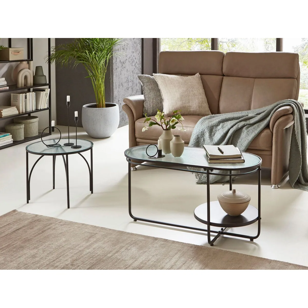 HAKU Couchtisch, oval, Metall Schwarz, Ablage aus Sicherheitsglas — 90 x 42 x 49 cm 2
